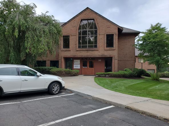 30 Avon Meadow Ln, Avon, CT 06001